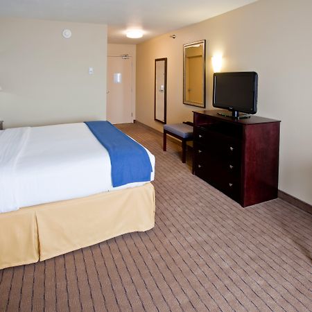 Holiday Inn Express Hotel & Suites Shelbyville, An Ihg Hotel Zimmer foto